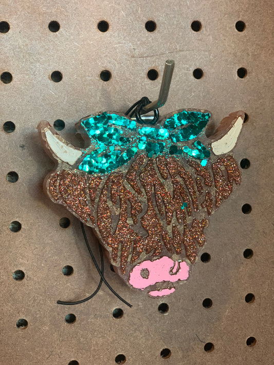 HF- Highland Cow w/Bow Freshie