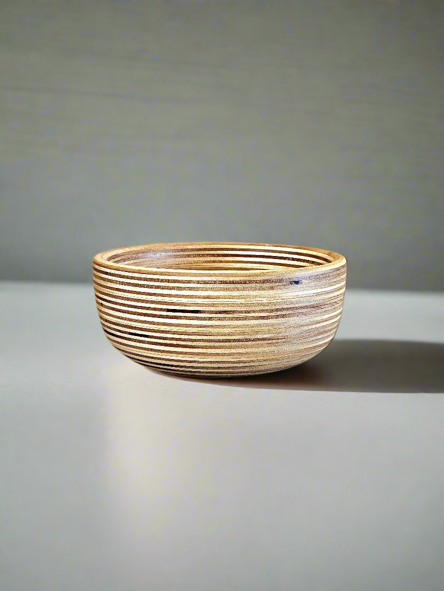 Small Wooden Pine Bowls