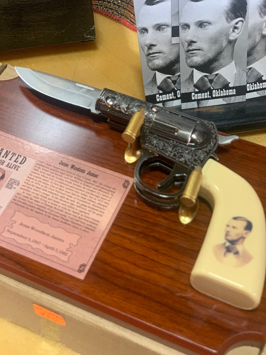 Jesse James Pistol / Knife